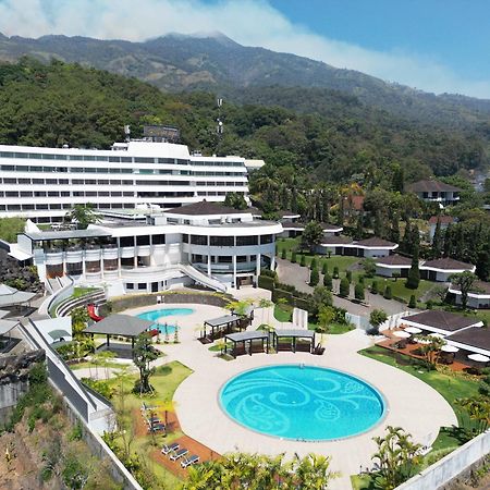 Surya Hotel & Cottages Prigen Esterno foto