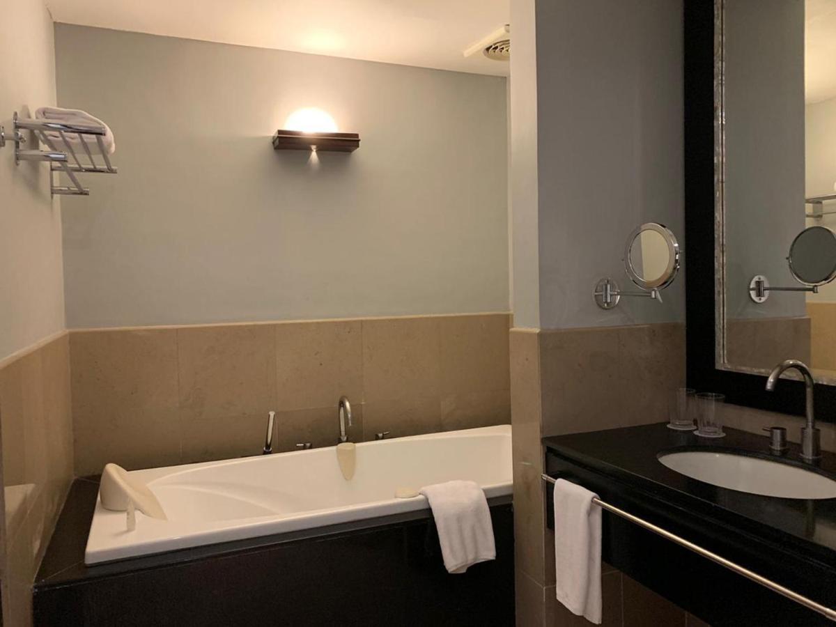 Surya Hotel & Cottages Prigen Esterno foto