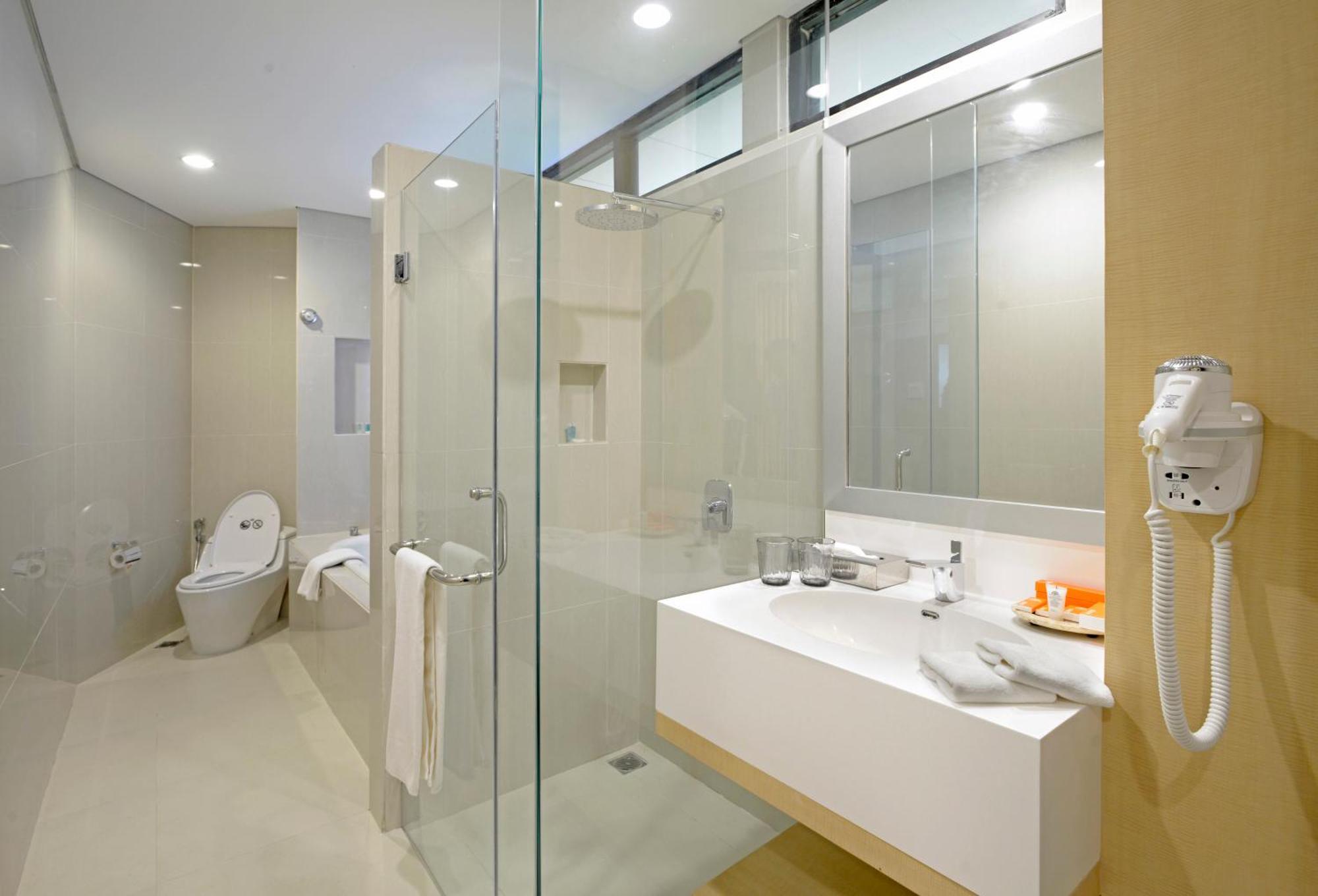 Surya Hotel & Cottages Prigen Esterno foto