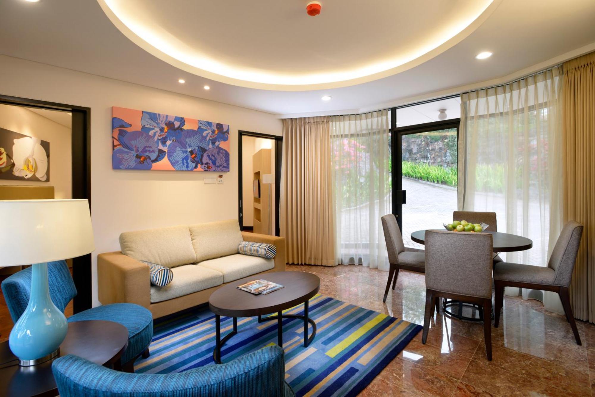 Surya Hotel & Cottages Prigen Esterno foto