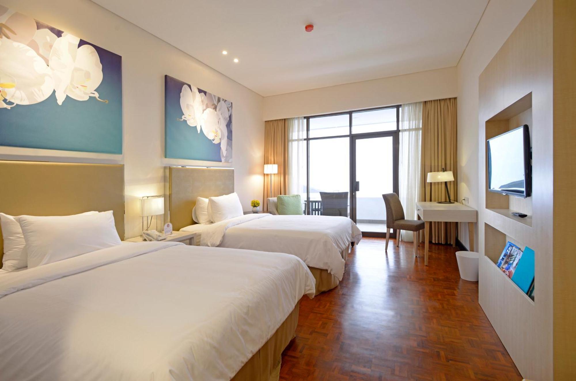 Surya Hotel & Cottages Prigen Esterno foto