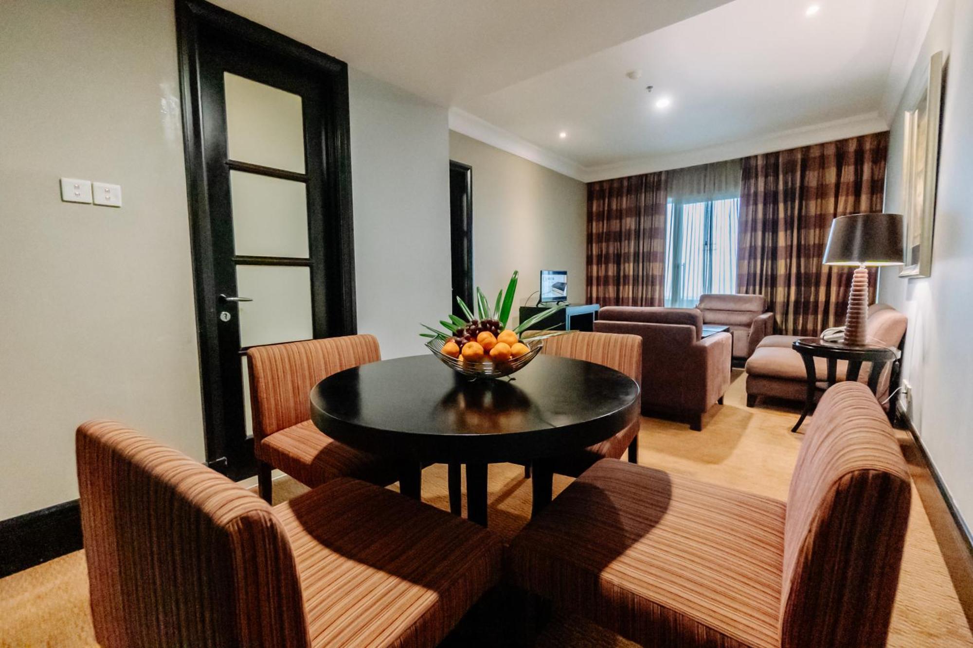 Surya Hotel & Cottages Prigen Esterno foto