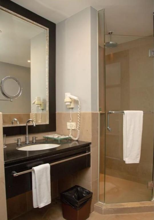 Surya Hotel & Cottages Prigen Esterno foto