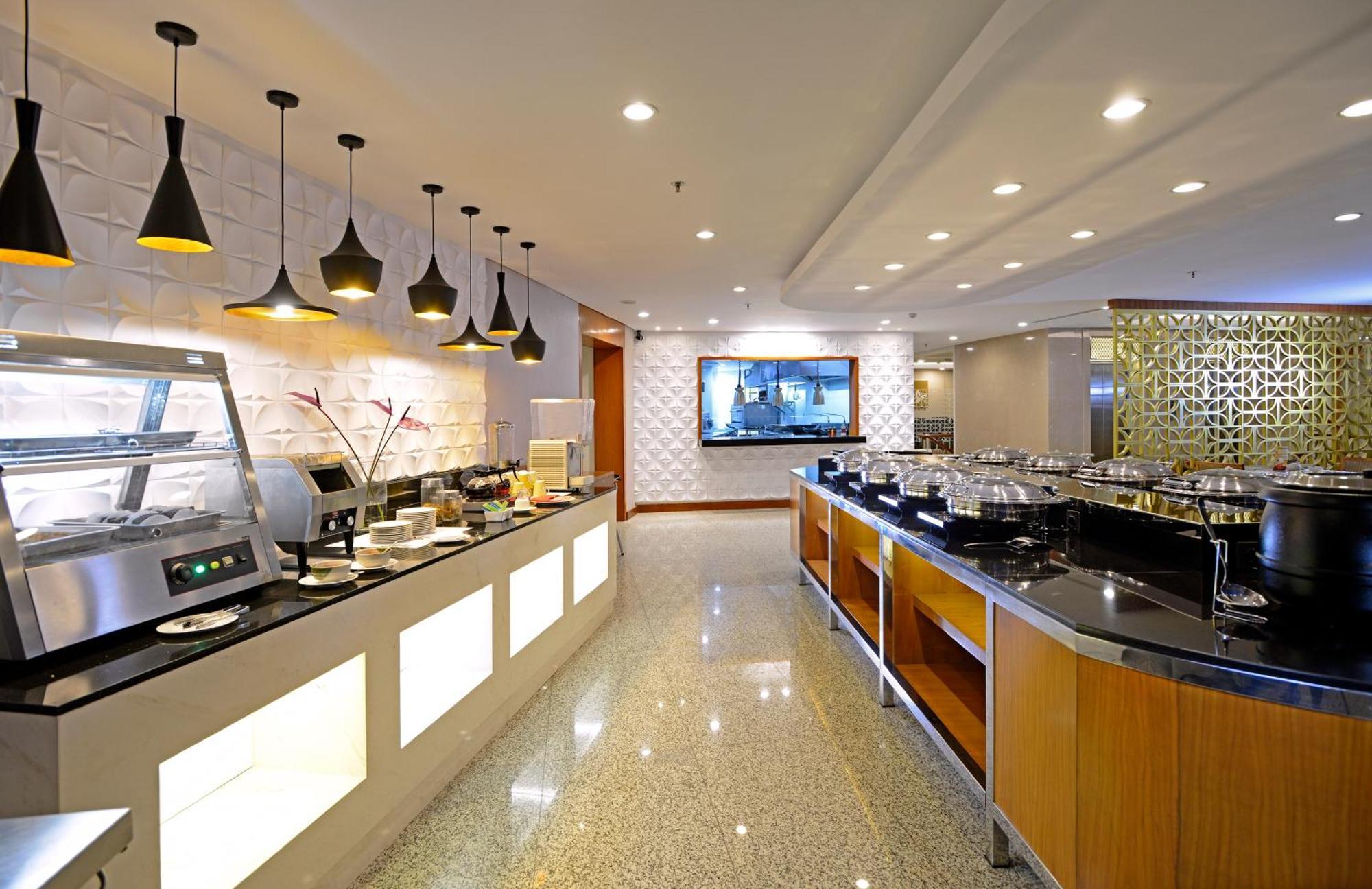 Surya Hotel & Cottages Prigen Esterno foto
