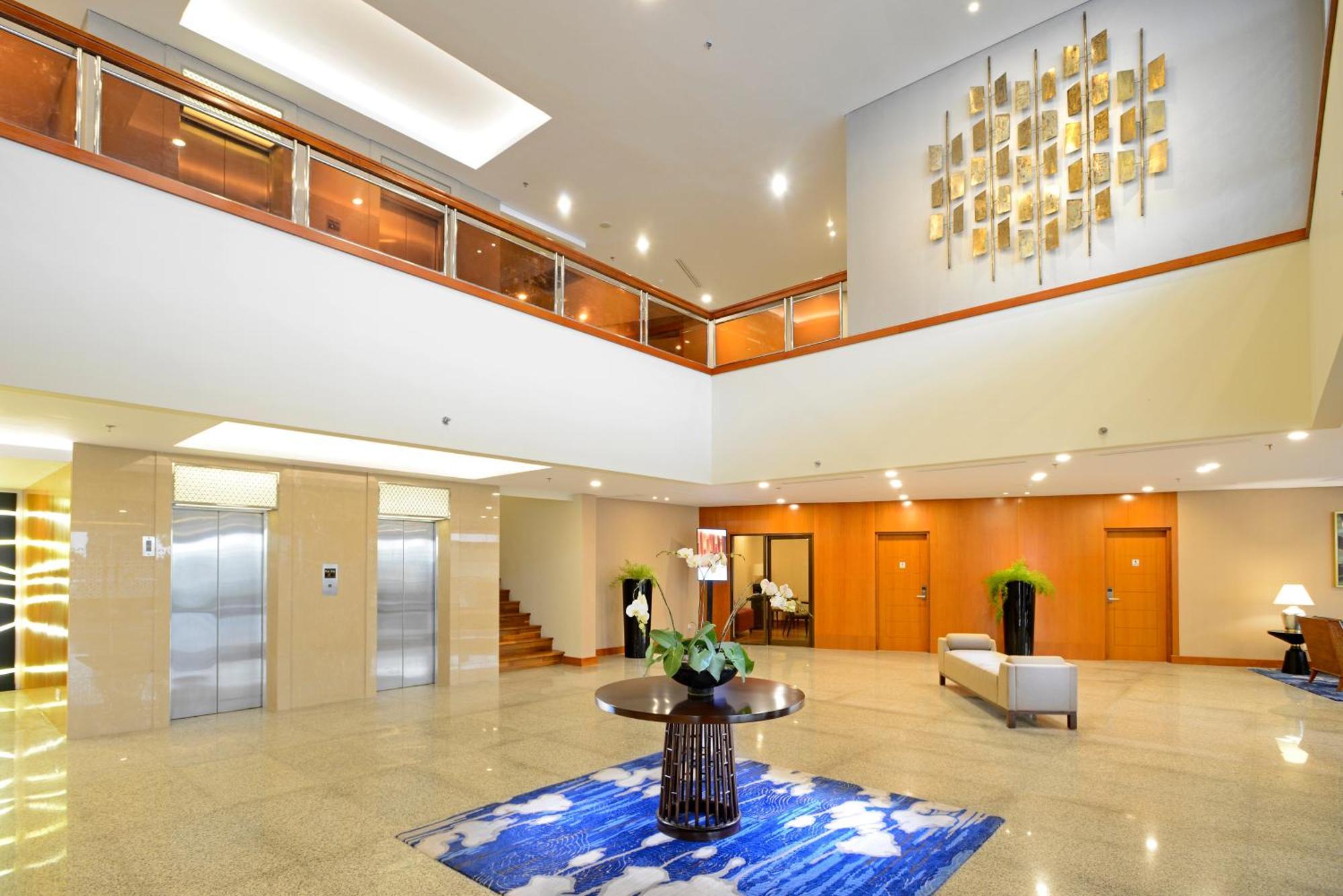 Surya Hotel & Cottages Prigen Esterno foto
