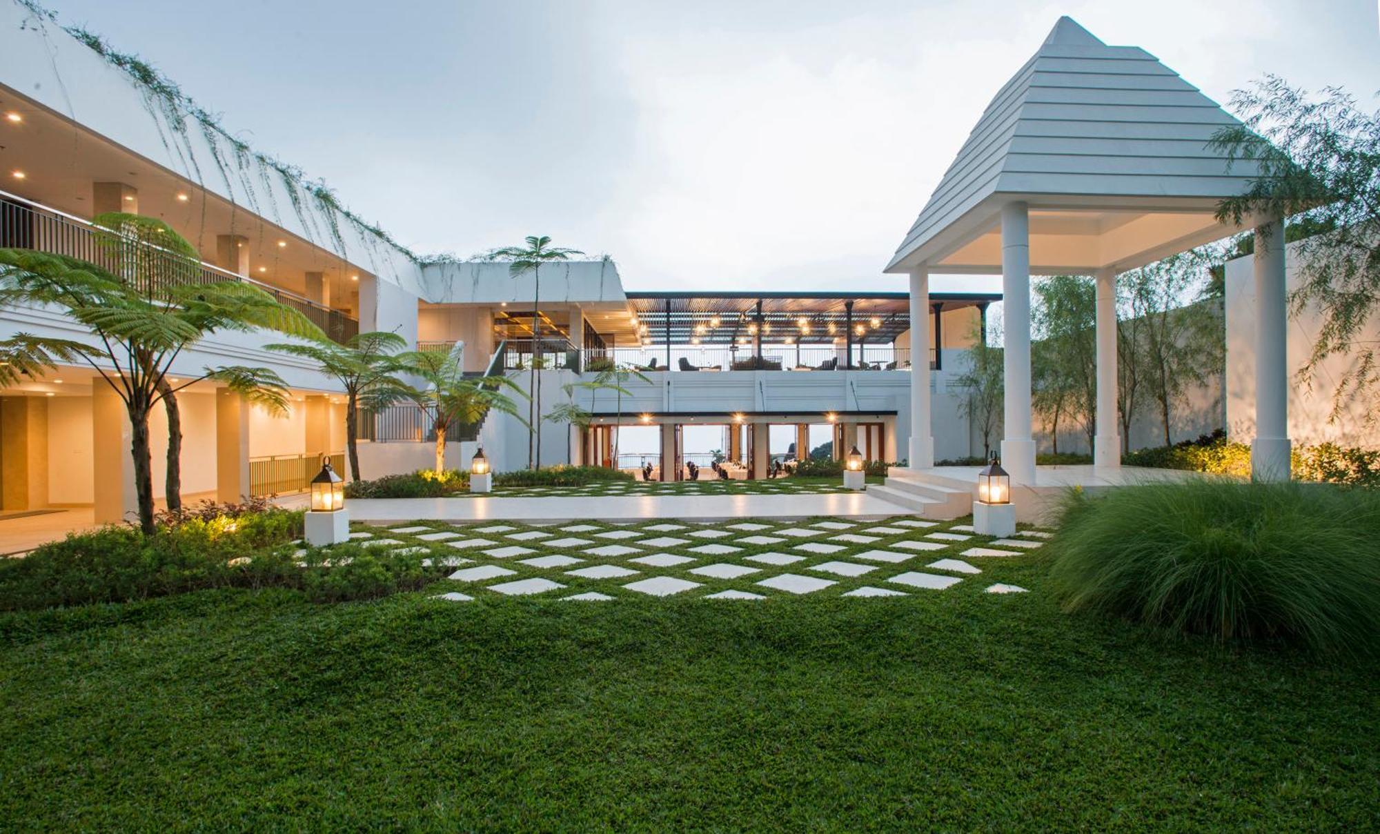 Surya Hotel & Cottages Prigen Esterno foto