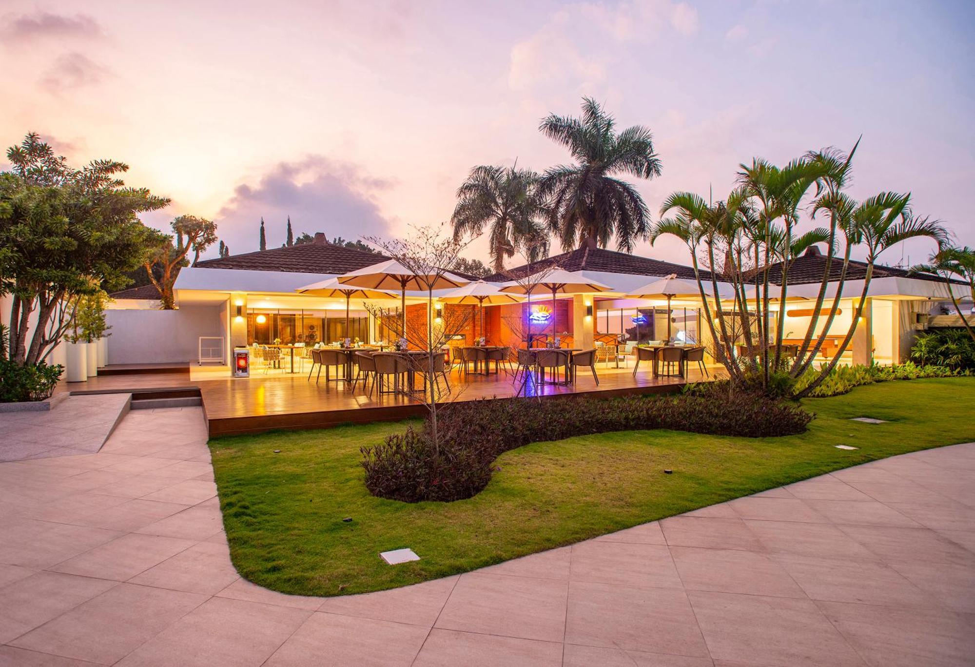 Surya Hotel & Cottages Prigen Esterno foto