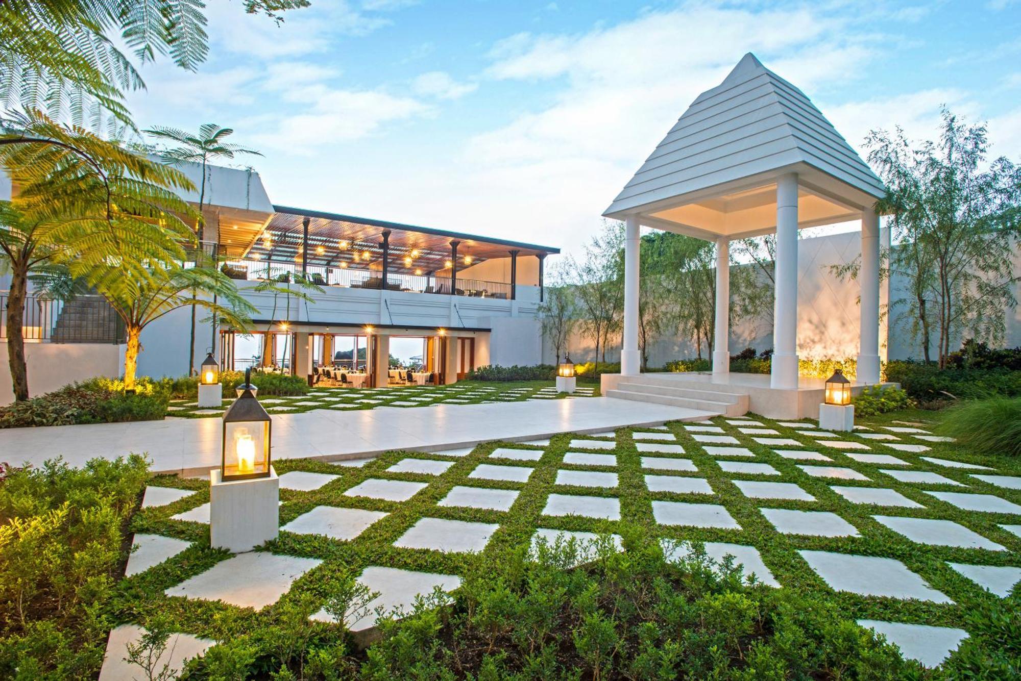 Surya Hotel & Cottages Prigen Esterno foto