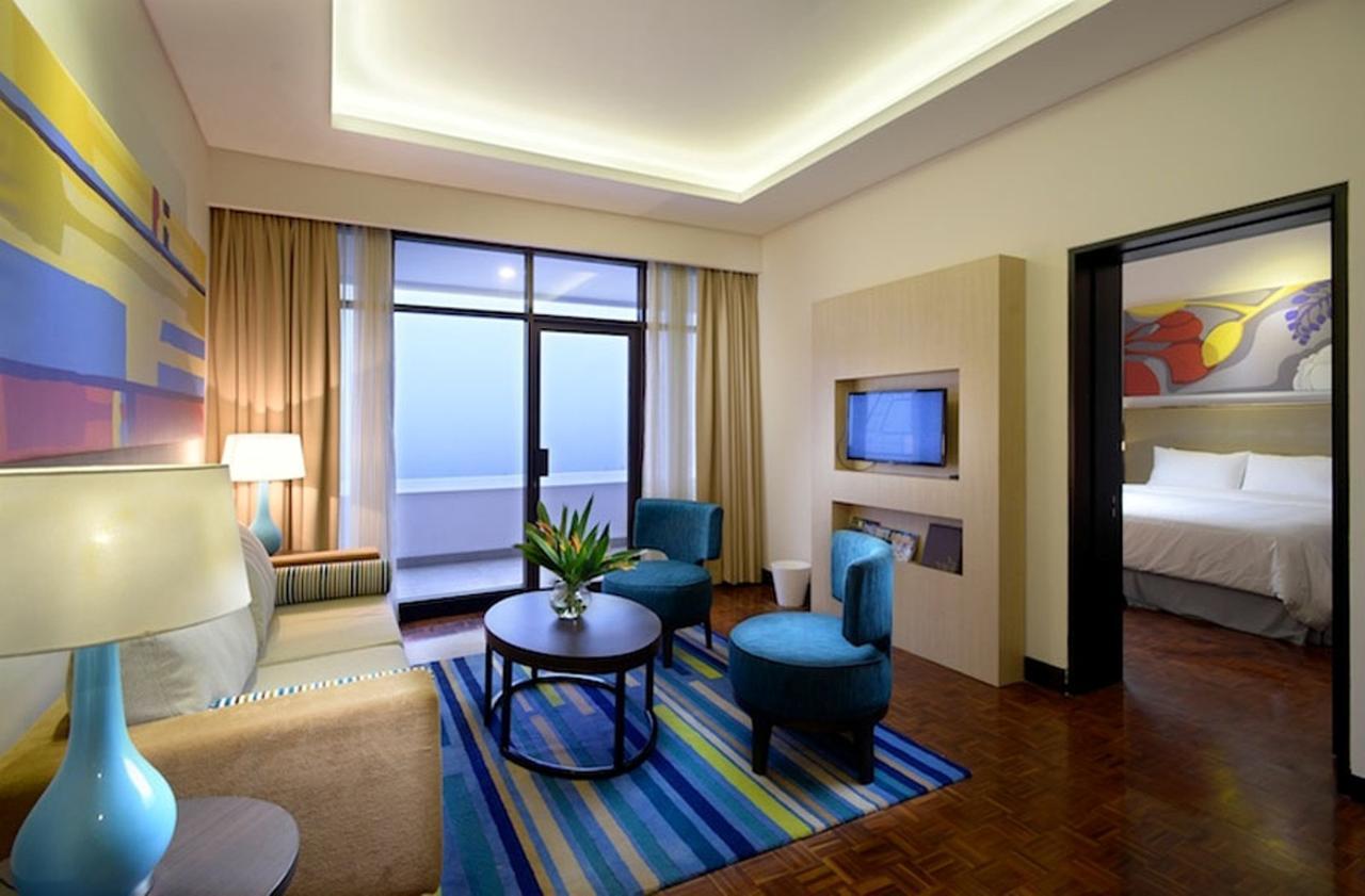 Surya Hotel & Cottages Prigen Esterno foto