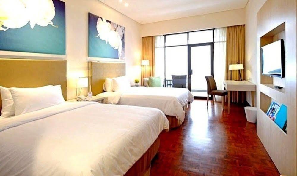 Surya Hotel & Cottages Prigen Esterno foto
